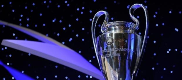 Benfica, Sporting e Porto ficam a conhecer os seus adversários na fase de grupos Benfica, Sporting e Porto ficam a conhecer os seus adversários na fase de grupos