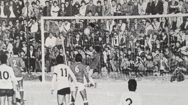 Caltanissetta, la tribunetta del settore 'Prato' dello stadio Palmintelli gremita di tifosi