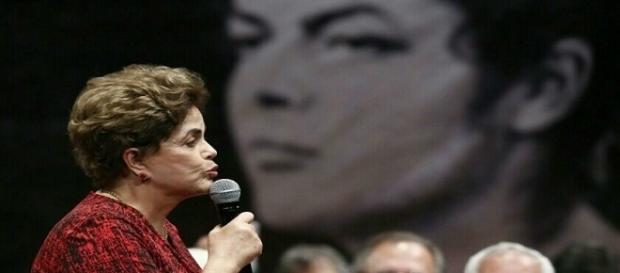 Dilma Rousseff começa a se preocupar com o processo de impeachment Dilma Rousseff começa a se preocupar com o processo de impeachment