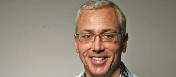 Dr. Drew Pinsky show over on HLN, was Hillary health news at the core? Photo: Blasting News Library: - breitbart.com Dr. Drew Pinsky show over on HLN, was Hillary health news at the core? Photo: Blasting News Library: - breitbart.com