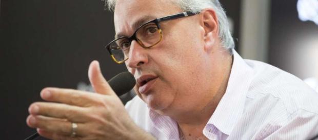 Presidente sofreu pressão da torcida para contratar um novo atacante Presidente sofreu pressão da torcida para contratar um novo atacante