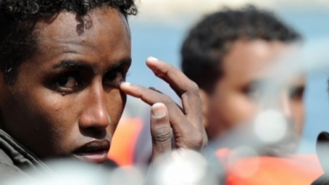 I migranti stanno aiutando la popolazione di Amatrice nel recupero dei corpi