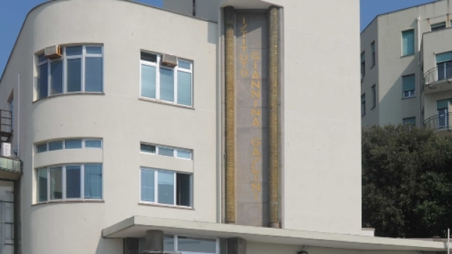 Napoli, medici confondono tumore al cervello per torcicollo