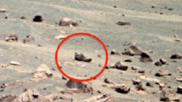 Ufo: una 'scarpa' sarebbe stata immortalata su Marte dal Mars Rover della Nasa