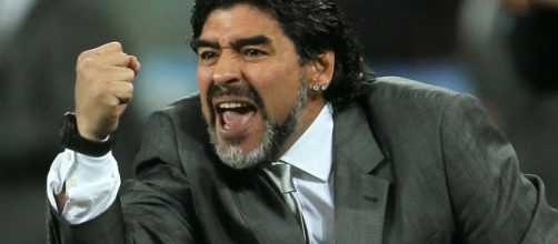 Diego Maradona bloccato all'aeroporto