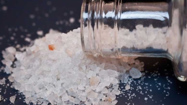 La Flakka se présente souvent sous forme de petits cristaux blancs.