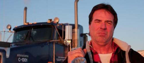 Meet Darrell Ward of Ice Road Truckers At the Mid-America Truck Show - chromeandsteelradio.com