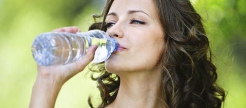 Os benefícios que a água traz para o organismo