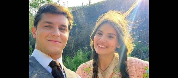 Camila Queiroz e Klebber Toledo: romance da novela foi para a vida real Camila Queiroz e Klebber Toledo: romance da novela foi para a vida real