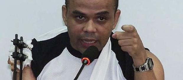 Fernandinho Beira-Mar promete polêmica em autobiografia Fernandinho Beira-Mar promete polêmica em autobiografia