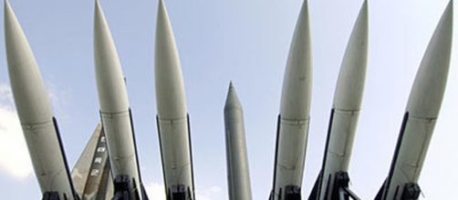 la Corea del Nord lancia missili in Giappone