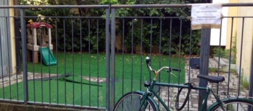 Milano, violenze all'asilo nido: l'ingresso della struttura posta sotto sequestro