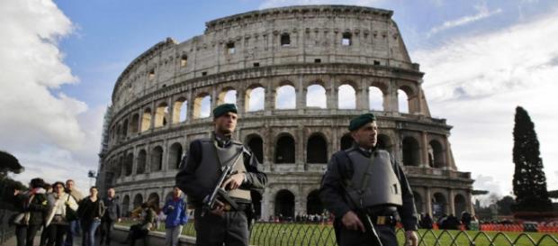 Isis. Secondo gli 007 è più a rischio il resto d'Europa che l ... - crudiezine.it Isis. Secondo gli 007 è più a rischio il resto d'Europa che l ... - crudiezine.it