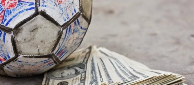 Conheça os maiores negócios da época de transferências no futebol. Conheça os maiores negócios da época de transferências no futebol.