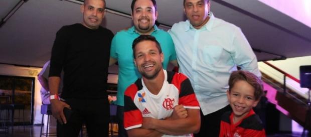 Casa Flamengo contou até com a presença de Diego Casa Flamengo contou até com a presença de Diego