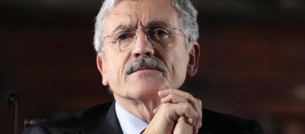 D'Alema: "Pd di Renzi è erede del berlusconismo" D'Alema: "Pd di Renzi è erede del berlusconismo"