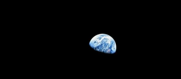 Earth as seen from the moon. NASA / Bill Anders, Wikimedia Commons. Earth as seen from the moon. NASA / Bill Anders, Wikimedia Commons.