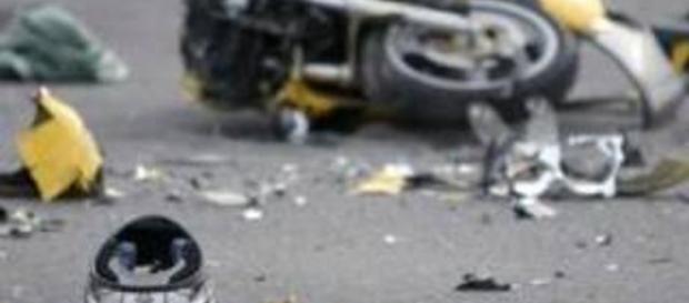 Incidente mortale a catena a Villagrazia, una moto si spezza in ... - acinews.it Incidente mortale a catena a Villagrazia, una moto si spezza in ... - acinews.it