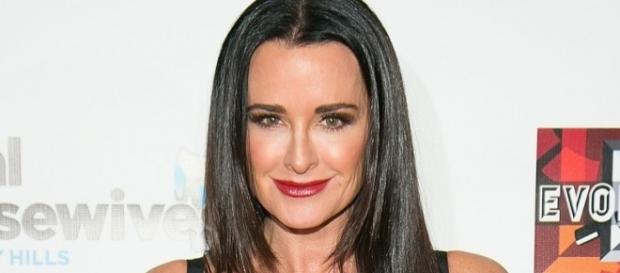 Kyle Richards Reunites With Sister Kathy Hilton After Family Feud ... - usmagazine.com Kyle Richards Reunites With Sister Kathy Hilton After Family Feud ... - usmagazine.com