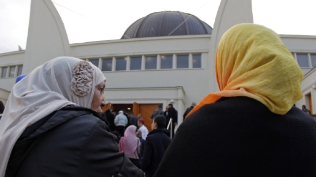 Francia, ristoratore allontana donne musulmane dal suo locale