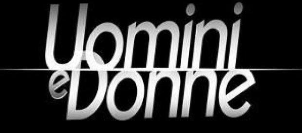 Il logo ufficiale di Uomini e donne Il logo ufficiale di Uomini e donne