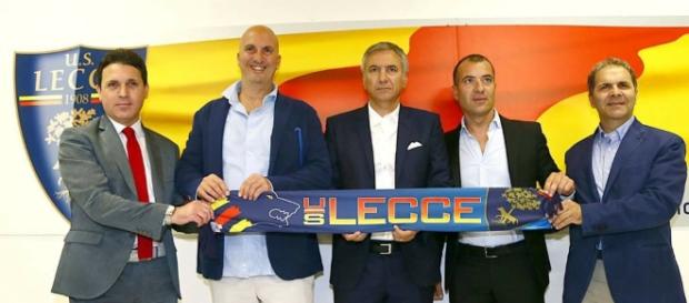 La dirigenza del Lecce. Foto Salento Giallorosso. La dirigenza del Lecce. Foto Salento Giallorosso.