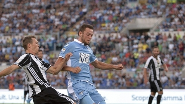 Lichtsteiner in azione con la Juventus.