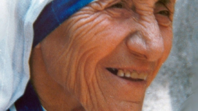 Madre Teresa di Calcutta diventa santa.