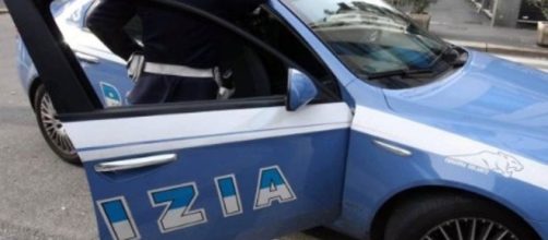 Polizia salva uomo e poi lo arresta