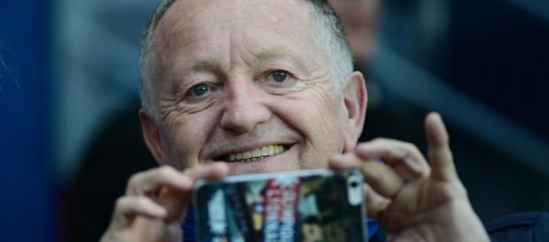 Aula s: ''C'est du Jean-Michel Aulas'' Aula s: ''C'est du Jean-Michel Aulas''