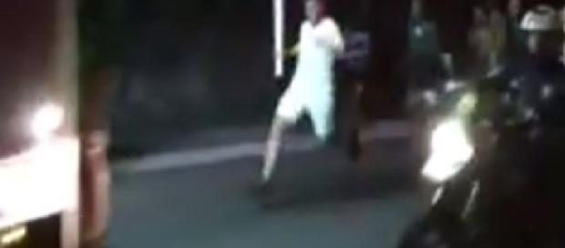 Bandido atira e tocha vira correria no Rio Bandido atira e tocha vira correria no Rio
