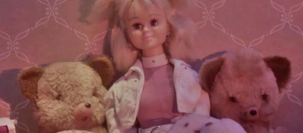 Boneca da Xuxa mais sinistra que o Demogorgon em vídeo de Stranger Things Boneca da Xuxa mais sinistra que o Demogorgon em vídeo de Stranger Things