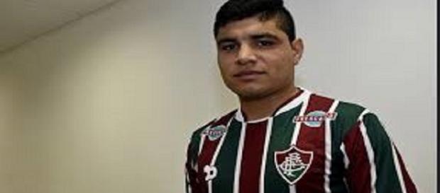 Claudio Auino está regularizado e pode estrear pelo Fluminense no domingo (Foto: Arquivo) Claudio Auino está regularizado e pode estrear pelo Fluminense no domingo (Foto: Arquivo)