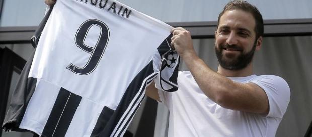Gonzalo Higuaín llega a la Juventus. Foto: Diario LA NACIÓN (online) Gonzalo Higuaín llega a la Juventus. Foto: Diario LA NACIÓN (online)