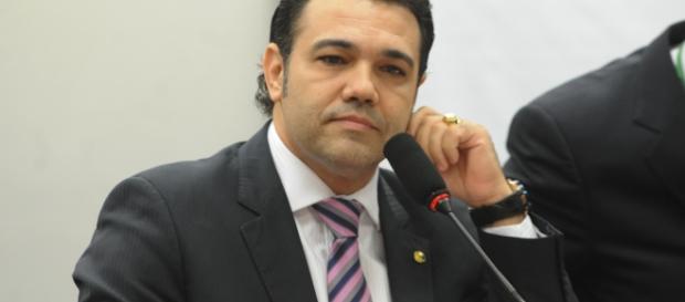 Marco Feliciano, acusado de estupro e agressão. Marco Feliciano, acusado de estupro e agressão.
