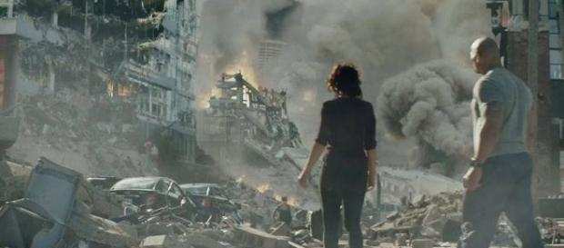 O astro The Rock protagoniza o filme 'Terremoto: A Falha de San Andreas' (Foto: Divulgação/Warner Bros) O astro The Rock protagoniza o filme 'Terremoto: A Falha de San Andreas' (Foto: Divulgação/Warner Bros)