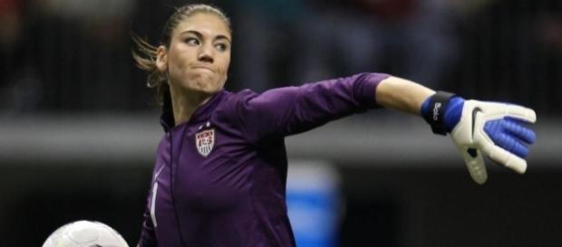 Torcida brasileira não recebeu bem as críticas da goleira Hope Solo ao zika vírus. Torcida brasileira não recebeu bem as críticas da goleira Hope Solo ao zika vírus.