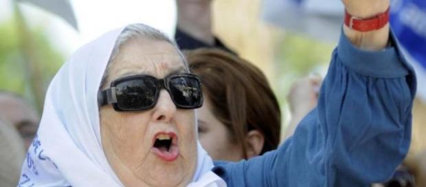 La militancia se hizo presente ante la inminente detencion de Hebe de Bonafini La militancia se hizo presente ante la inminente detencion de Hebe de Bonafini