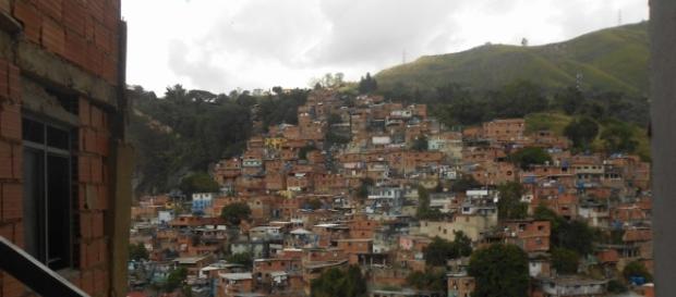 Una favela o "barrio" de Caracas Una favela o "barrio" de Caracas