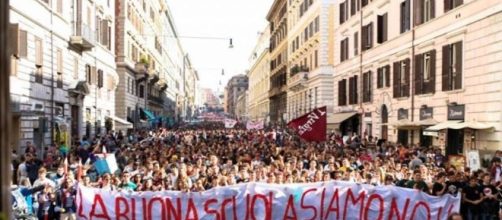 Gli insegnanti protestano contro la "Buona Scuola"