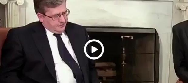 Bronisław Komorowski podczas rozmowy z Barackiem Obamą. Bronisław Komorowski podczas rozmowy z Barackiem Obamą.