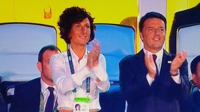 Il premier Matteo Renzi, a destra, con la moglie Agnese