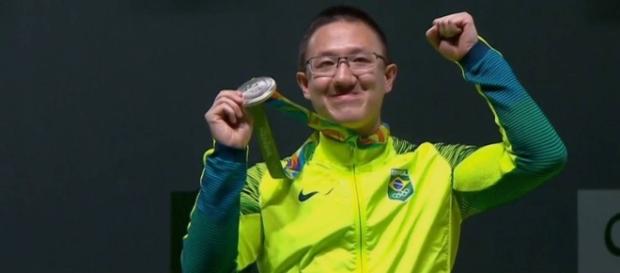 No tiro, Felipe Wu conquista primeira medalha do Brasil das Olimpíadas de 2016, no Rio (Foto: Globo.com) No tiro, Felipe Wu conquista primeira medalha do Brasil das Olimpíadas de 2016, no Rio (Foto: Globo.com)
