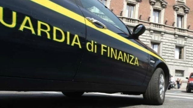 Automobile della Guardia di Finanza