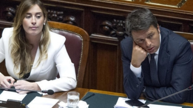 "sms vergognosi" sarebbero arrivati ad alcuni giornalisti italiani che non seguivano le direttive di renzi