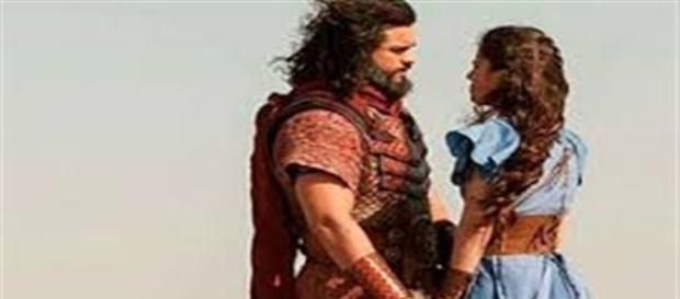 A Terra Prometida: Josué beija Aruna e a pede em casamento A Terra Prometida: Josué beija Aruna e a pede em casamento