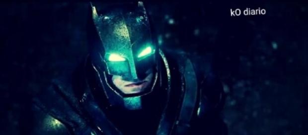 Batman con su armadura en la película Batman con su armadura en la película