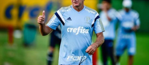 Treinador deve comemorar chegada de atleta Treinador deve comemorar chegada de atleta