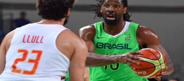 Com Nenê em quadra, Brasil derrota a Espanha no basquete masculino da Rio 2016 (Foto: AFP/ANDREJ ISAKOVIC) Com Nenê em quadra, Brasil derrota a Espanha no basquete masculino da Rio 2016 (Foto: AFP/ANDREJ ISAKOVIC)