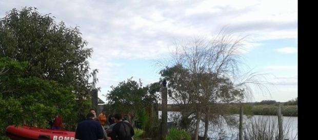 Corpo de menino foi localizado após buscas no Rio Tramandaí Corpo de menino foi localizado após buscas no Rio Tramandaí